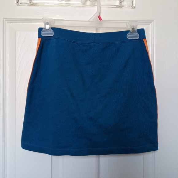 GAP Skort - Picture 2 of 5